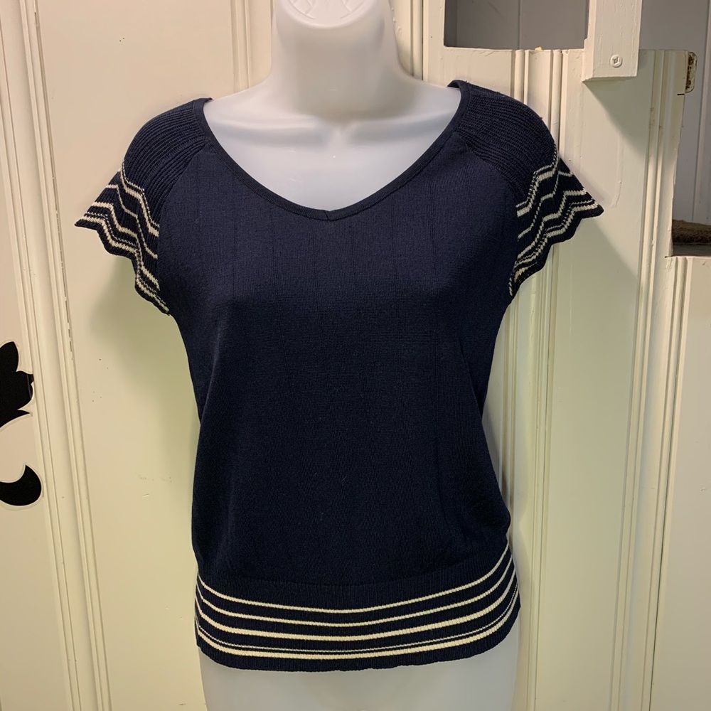 Escada scallop sleeve Navy sweater 34 US 4